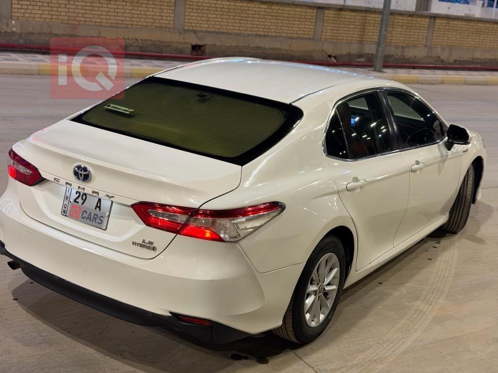 تۆیۆتا کامری